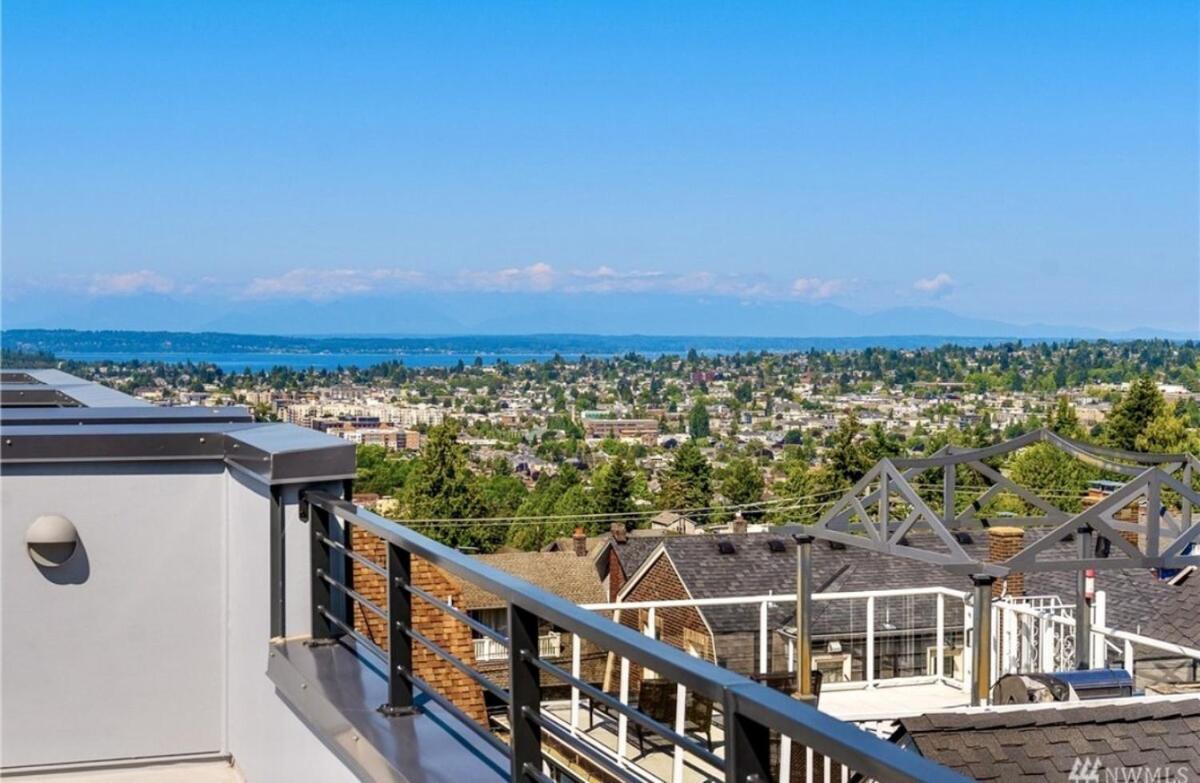 Holiday home Townhome Amazing Rooftop Views *
