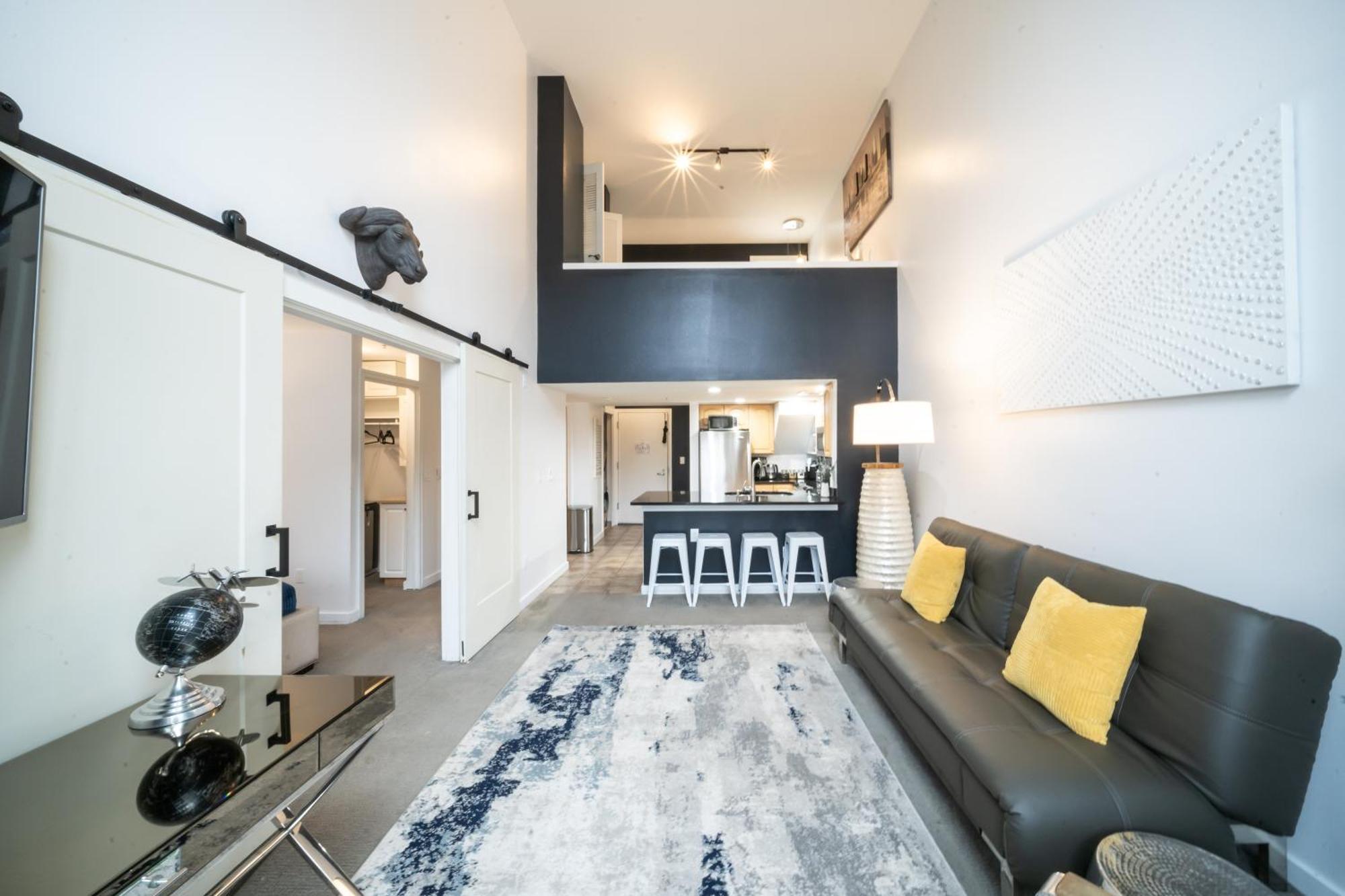 Modern Downtown Floor Penthouse With Bay Views Apartment Seattle
