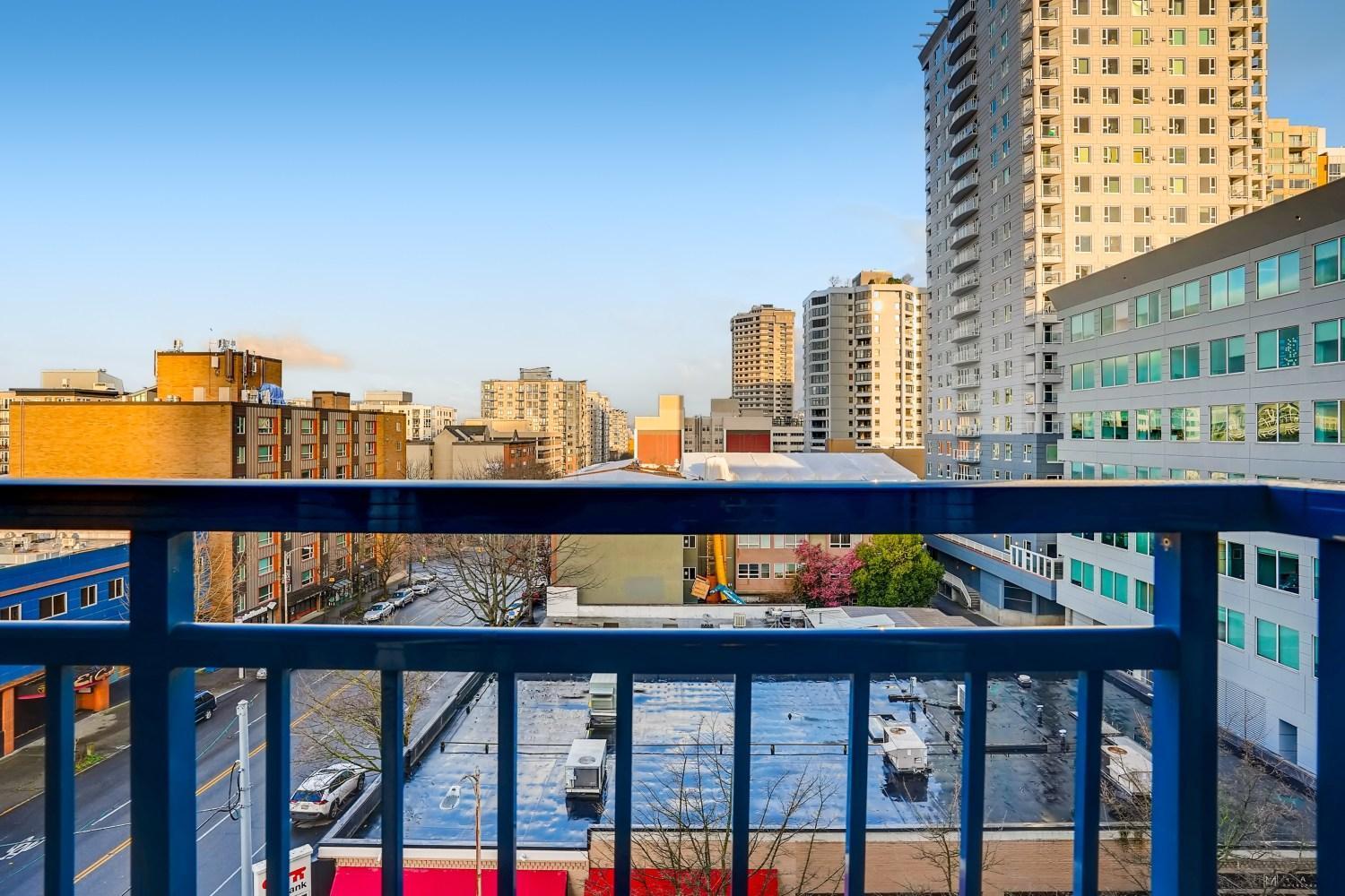 Penthouse Downtown, Floor *