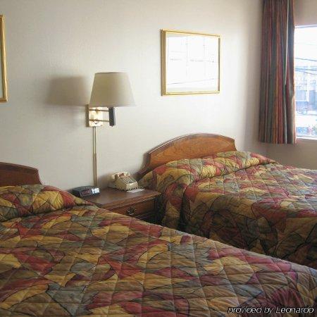Pacific Hotel 2*