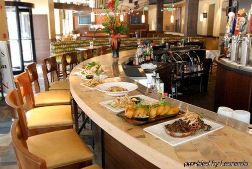 Silver Cloud - Stadium Hotel