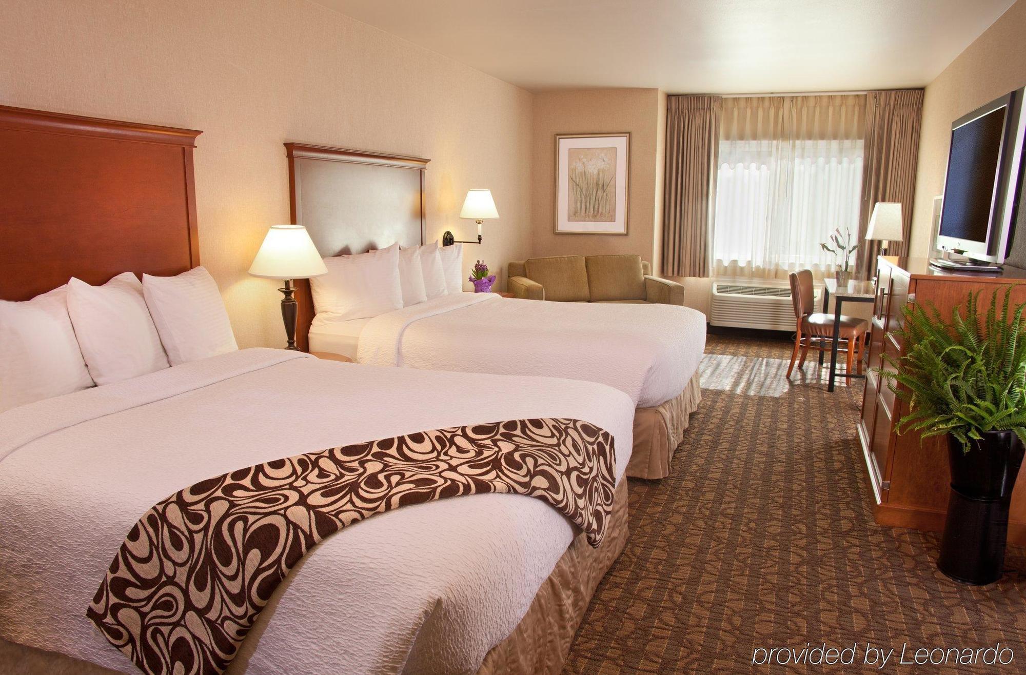 Silver Cloud - Of Washington District 3*