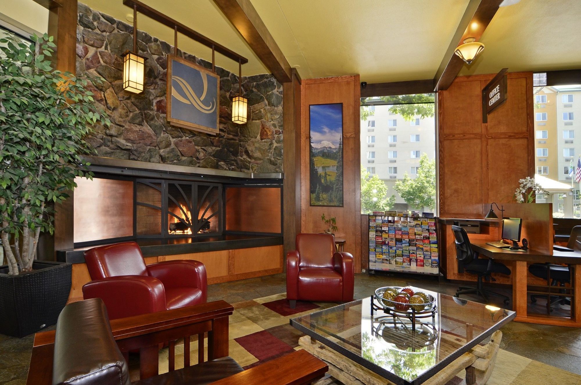 Quality & Center Hotel 3*