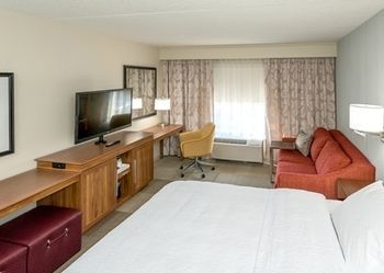 Hampton & By Hilton Seattle/northgate 3*