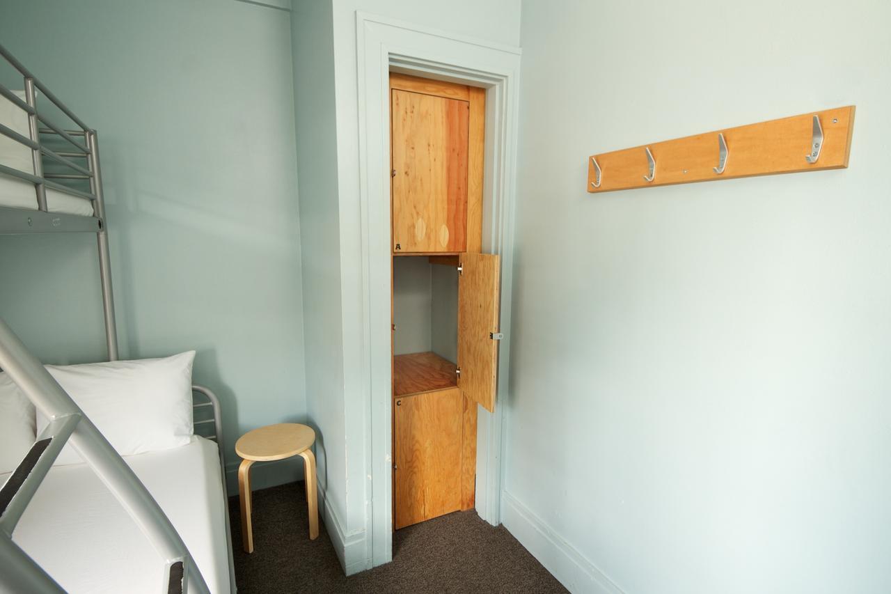 American Hotel Hostel