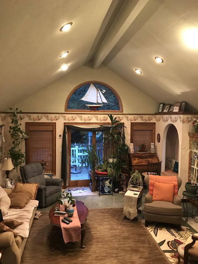 Chittenden House Bed & Breakfast