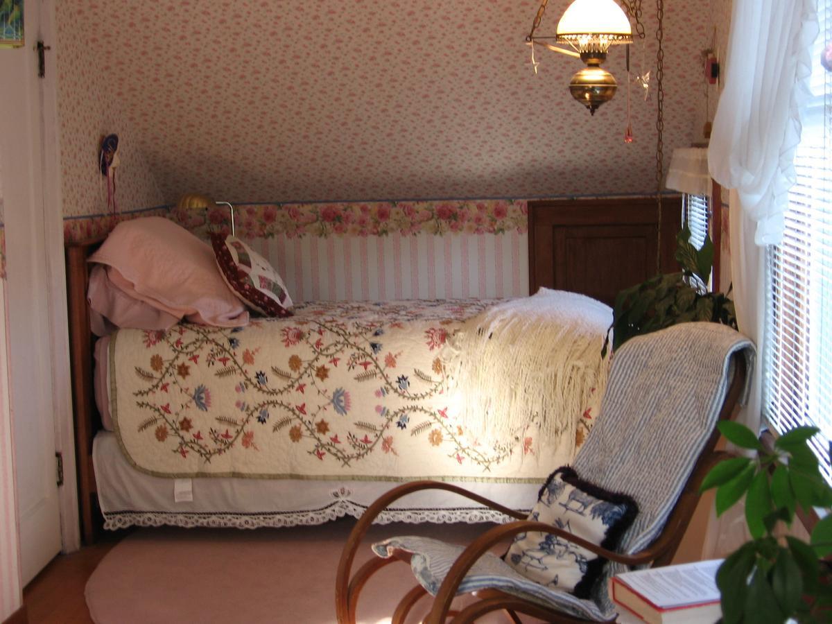 Chittenden House Bed & Breakfast *