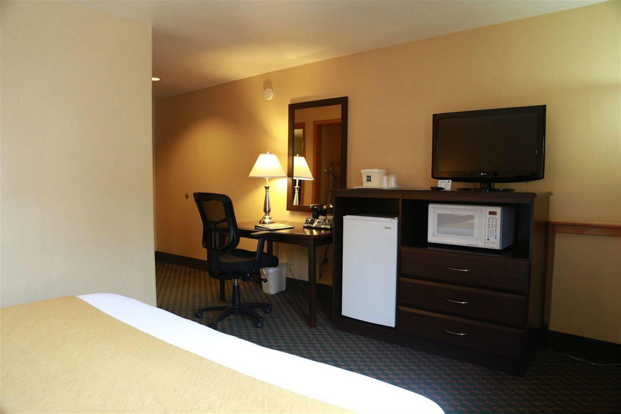 Quality & Center Hotel 3*