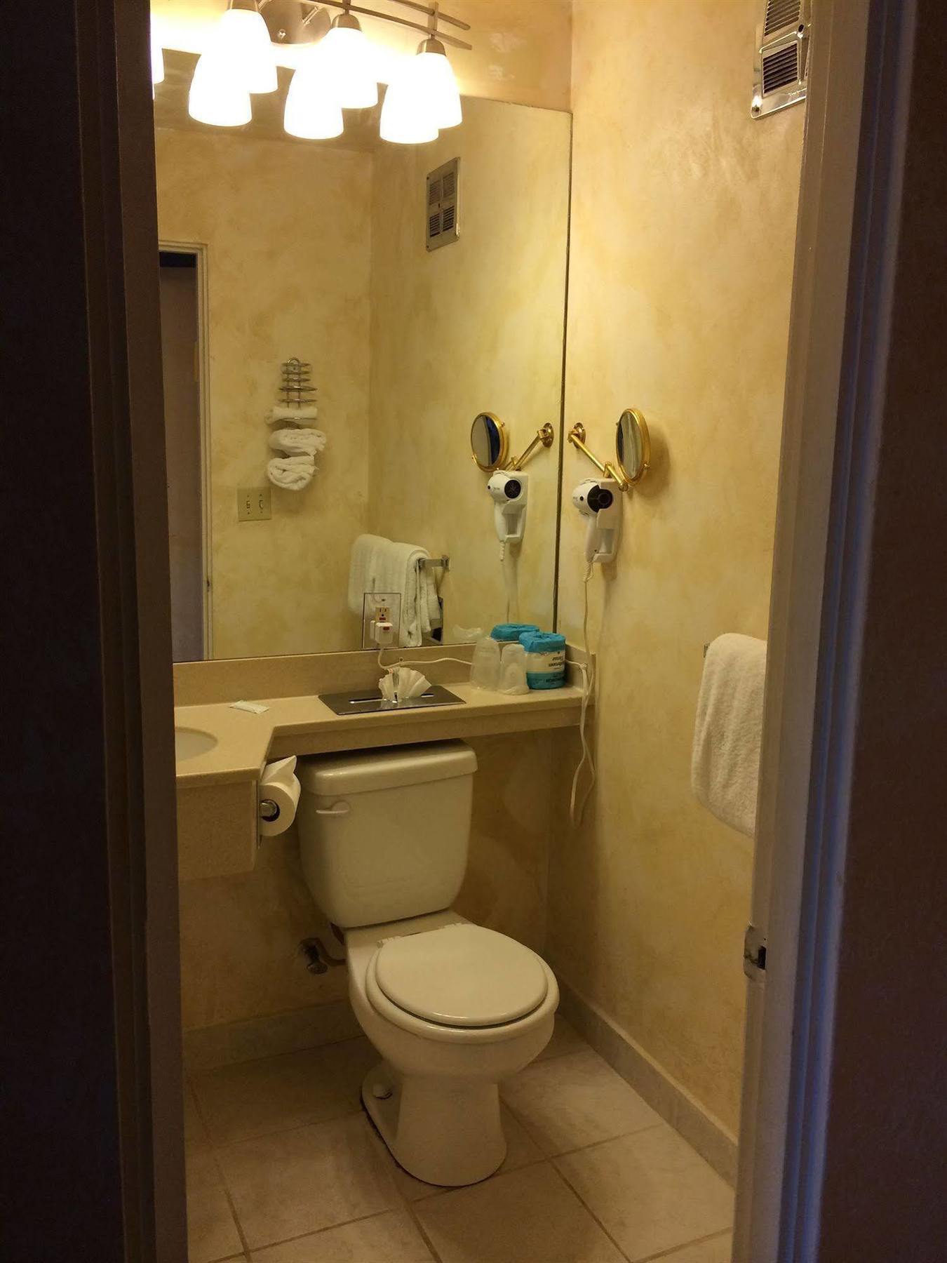 Hotel Pacific