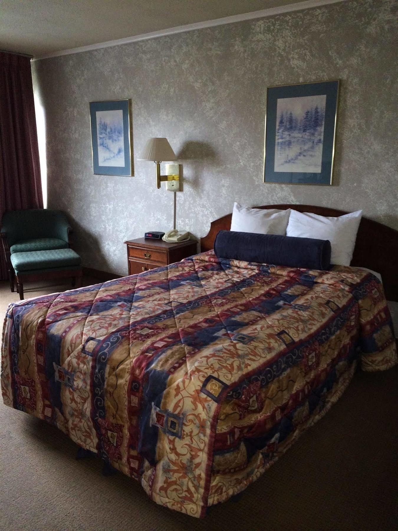 Pacific Hotel 2*