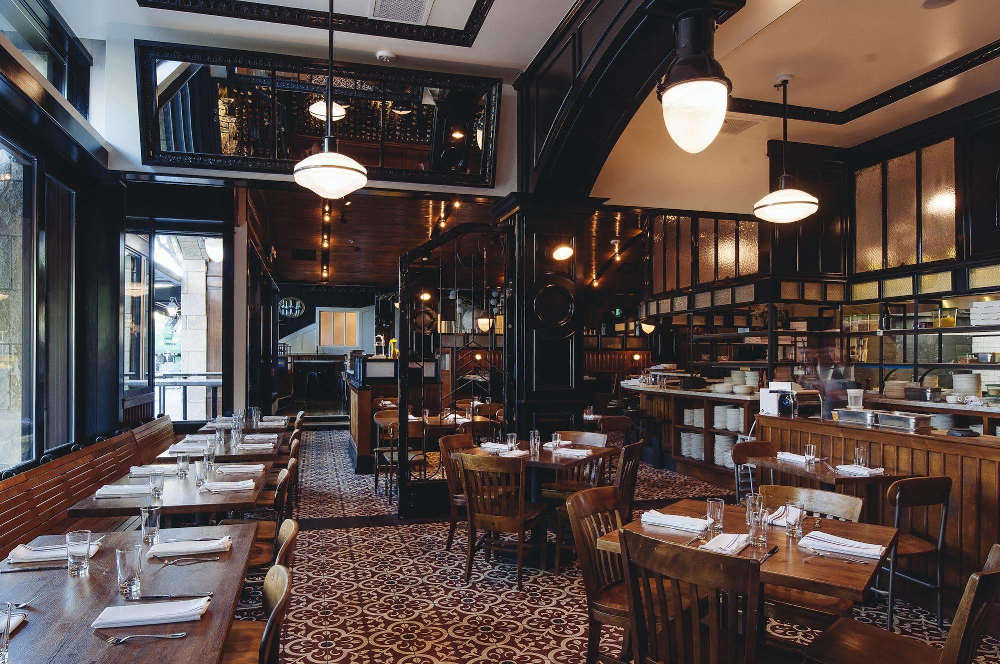 Ballard Hotel
