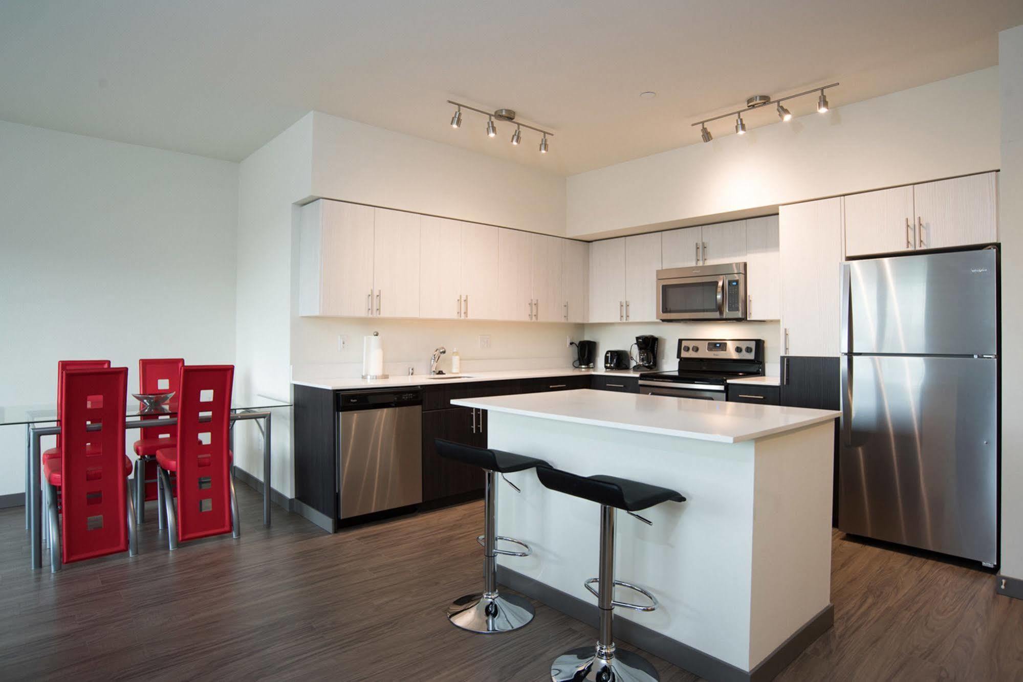 Hotel Pelicanstay In Pioneer Square 3*