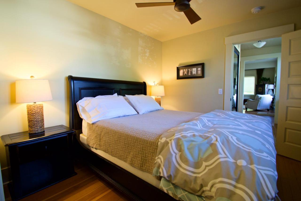 Apartment Phinney Ridge Flat With Backyard Oasis *