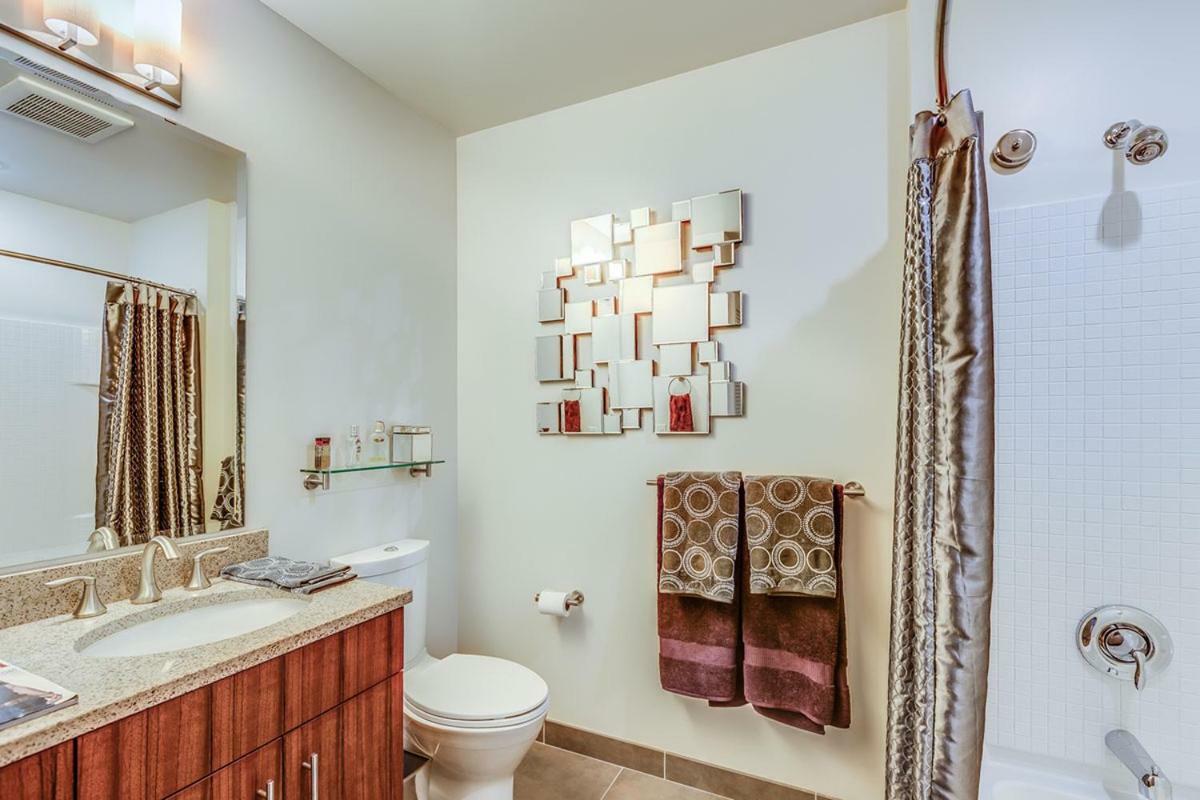 Apartment Oakwood At Via 6 *