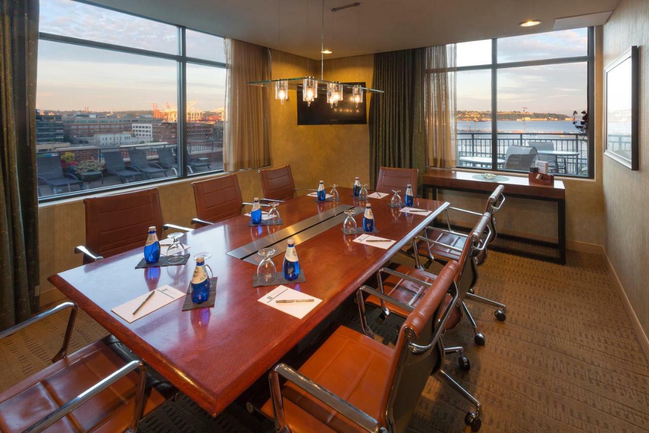 Silver Cloud - Stadium Hotel