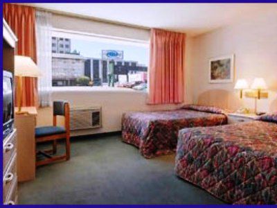 Hotel Eighth Avenue 2*