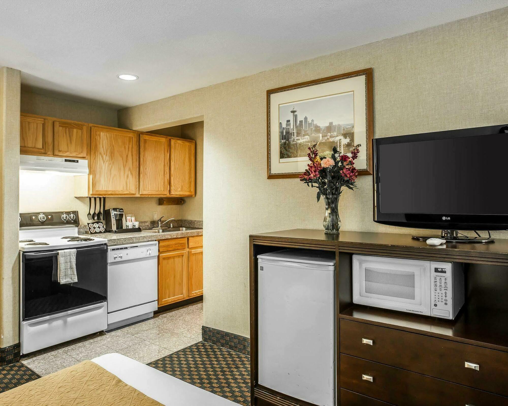 Quality & Center Hotel