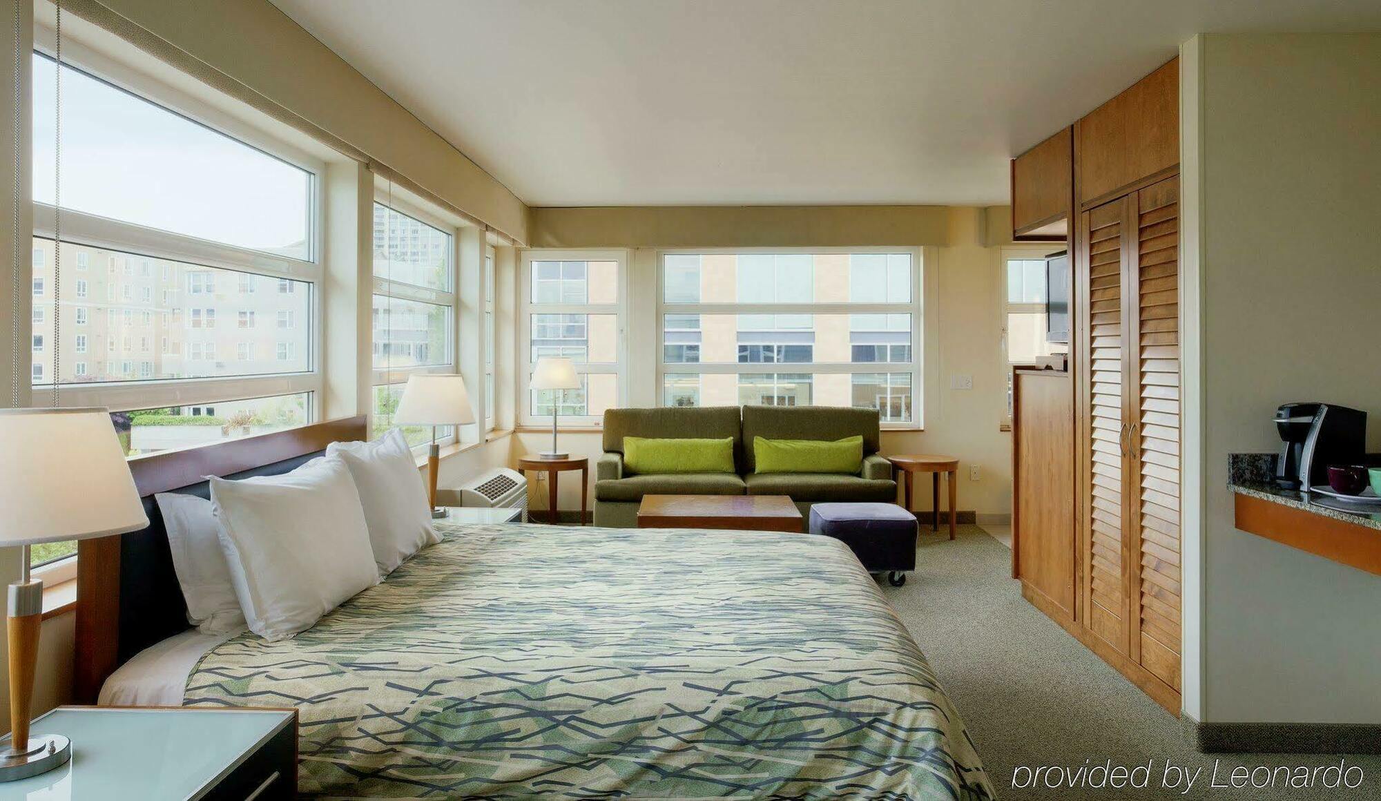 Staypineapple, Watertown Hotel, District Hotel