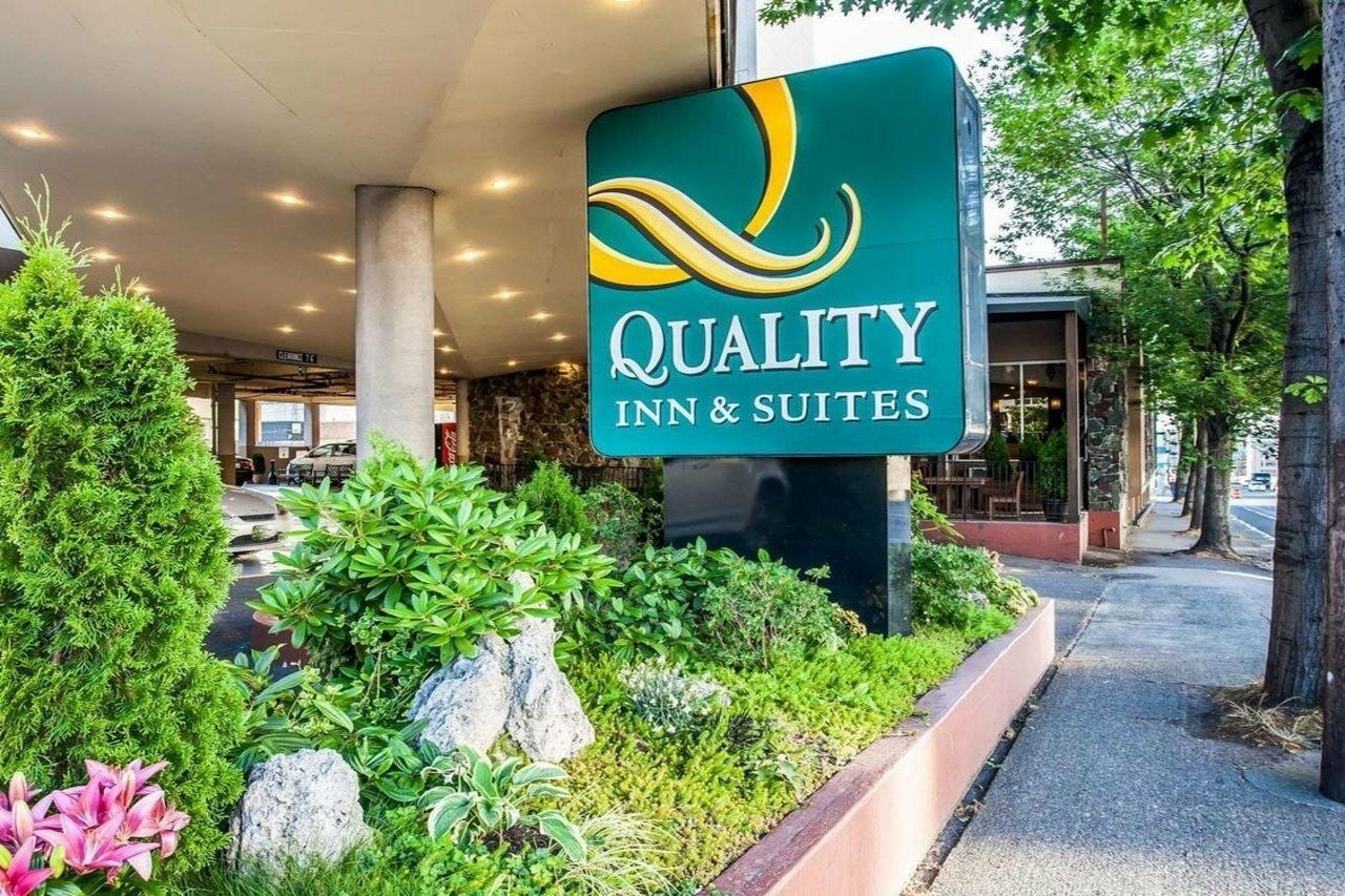 Quality & Center Hotel 3*