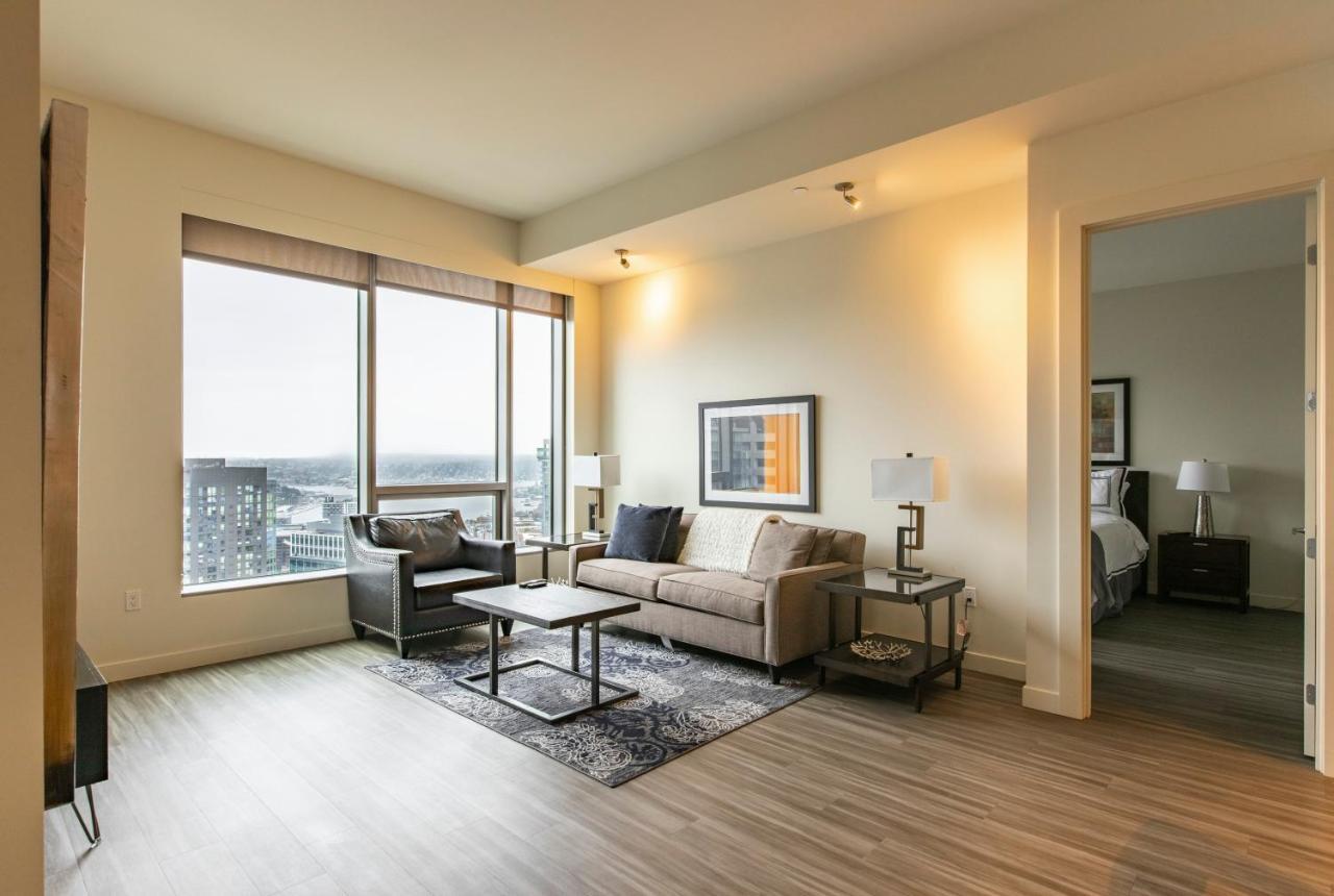 Downtown Convention Center Apartment