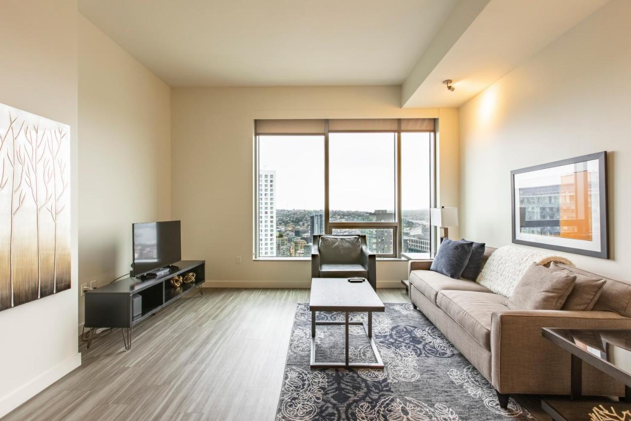Downtown Convention Center Apartment