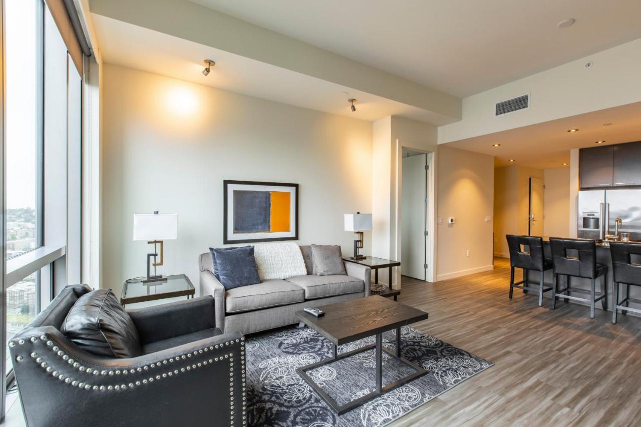 Downtown Convention Center Apartment