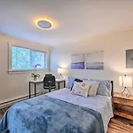 Cozy Seattle Apt In Ballard About 7 Mi To Downtown!