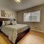Cozy 2 Bedroom Townhouse In Northgate