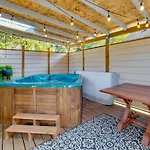 Seattle Vacation Home With Hot Tub 5 Mi To Downtown