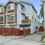 Green Lake Remodelled Home With Ac Garage Yard