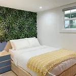 Stylish 265-Sqft Studio In North Capitol Hill