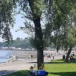 Alki Beach Cottage, New, 2 Bedrooms, 2 Bathrooms, Near Beach, Ac, Wd, Parking
