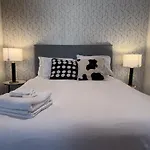 Modern Private Guesthouse In Seattle