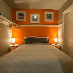 Renu Seattle-Cute, Cozy And Historical