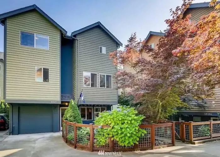Townhouse West Seattle Abode!
