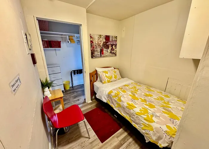 Tiny Private Room At The Upper Level Of A Big House With Shared Bathroom