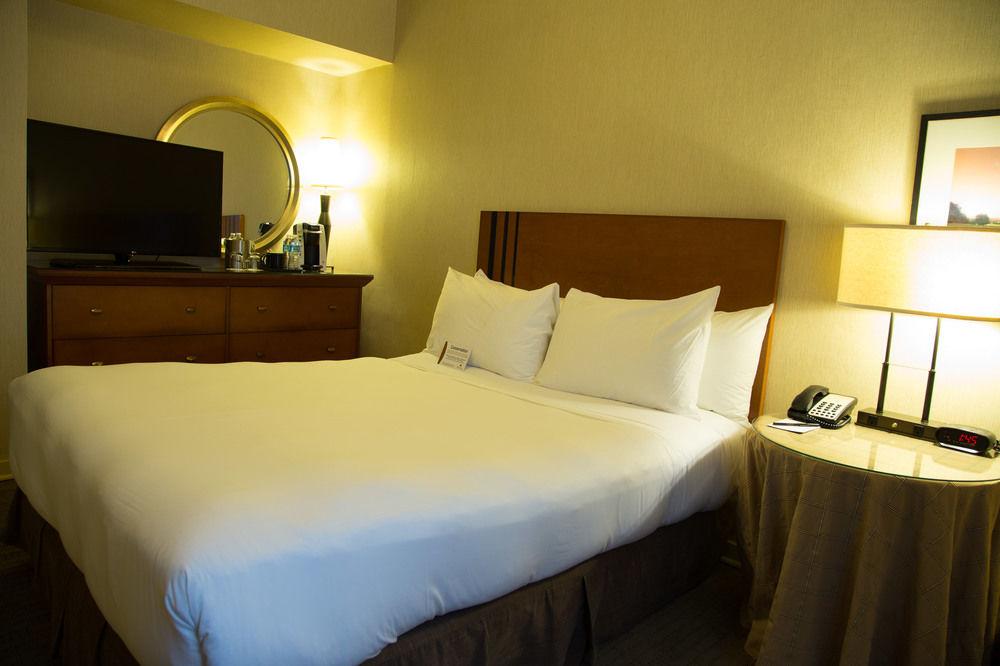 Hotel Executive Pacific