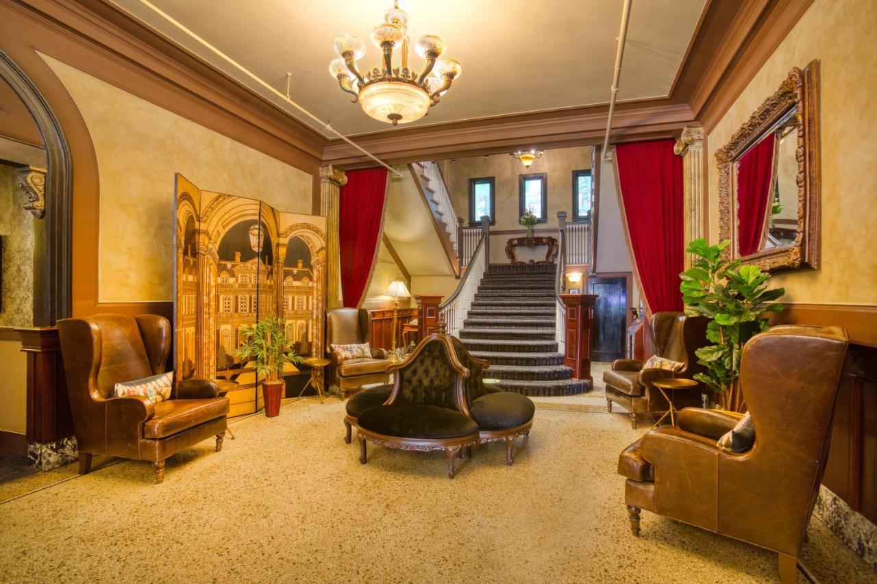 Marqueen Hotel