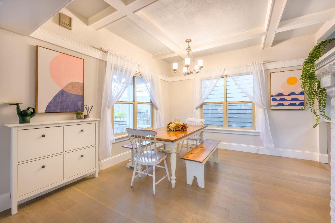 Upgraded With 5 Bedroom 4 Bath 4 Free Gated Parking Space, Family,ev,rv Friendly Seattle