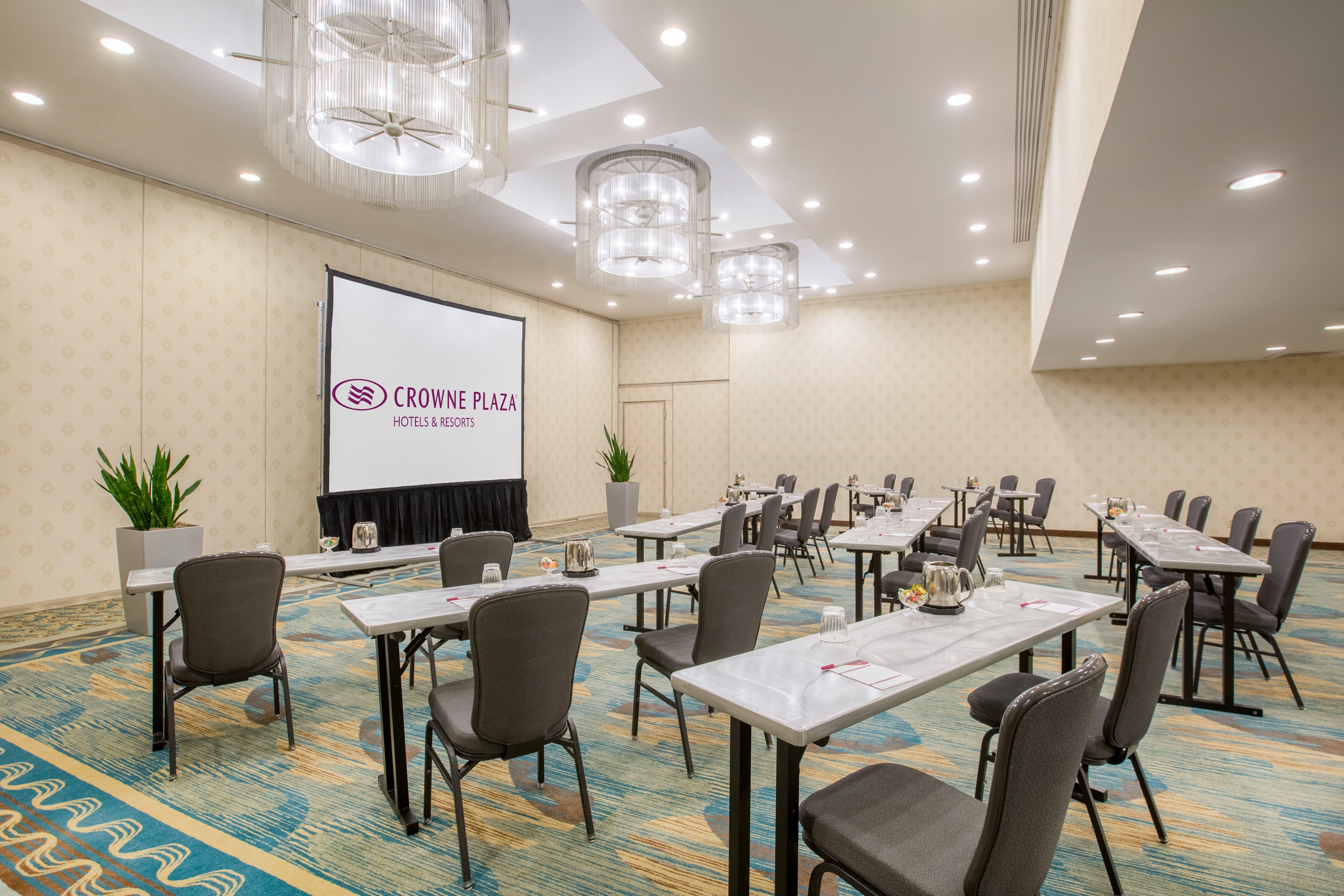 Crowne Plaza Newly Renovated With No Fee Seattle