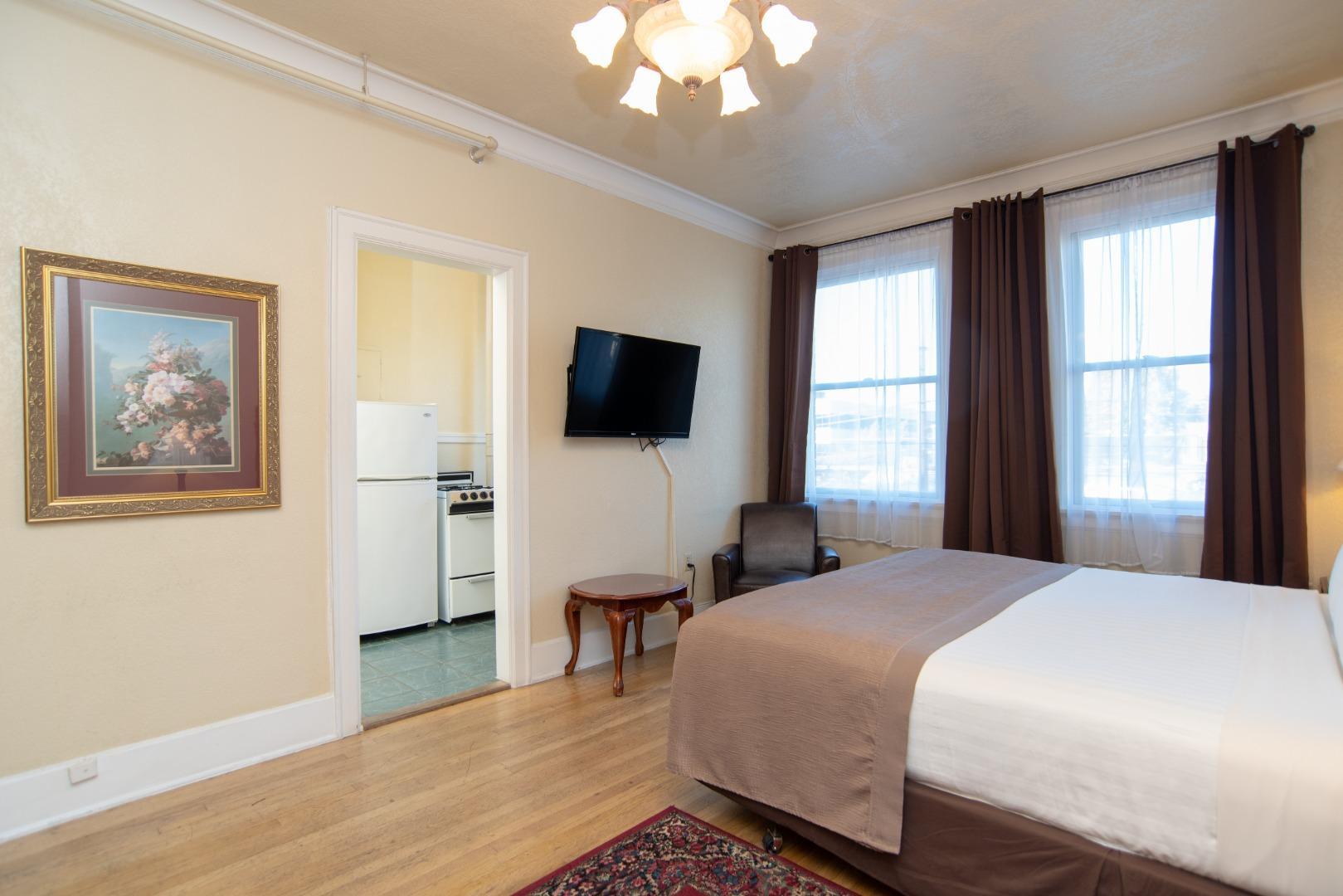 Marqueen Hotel 4*