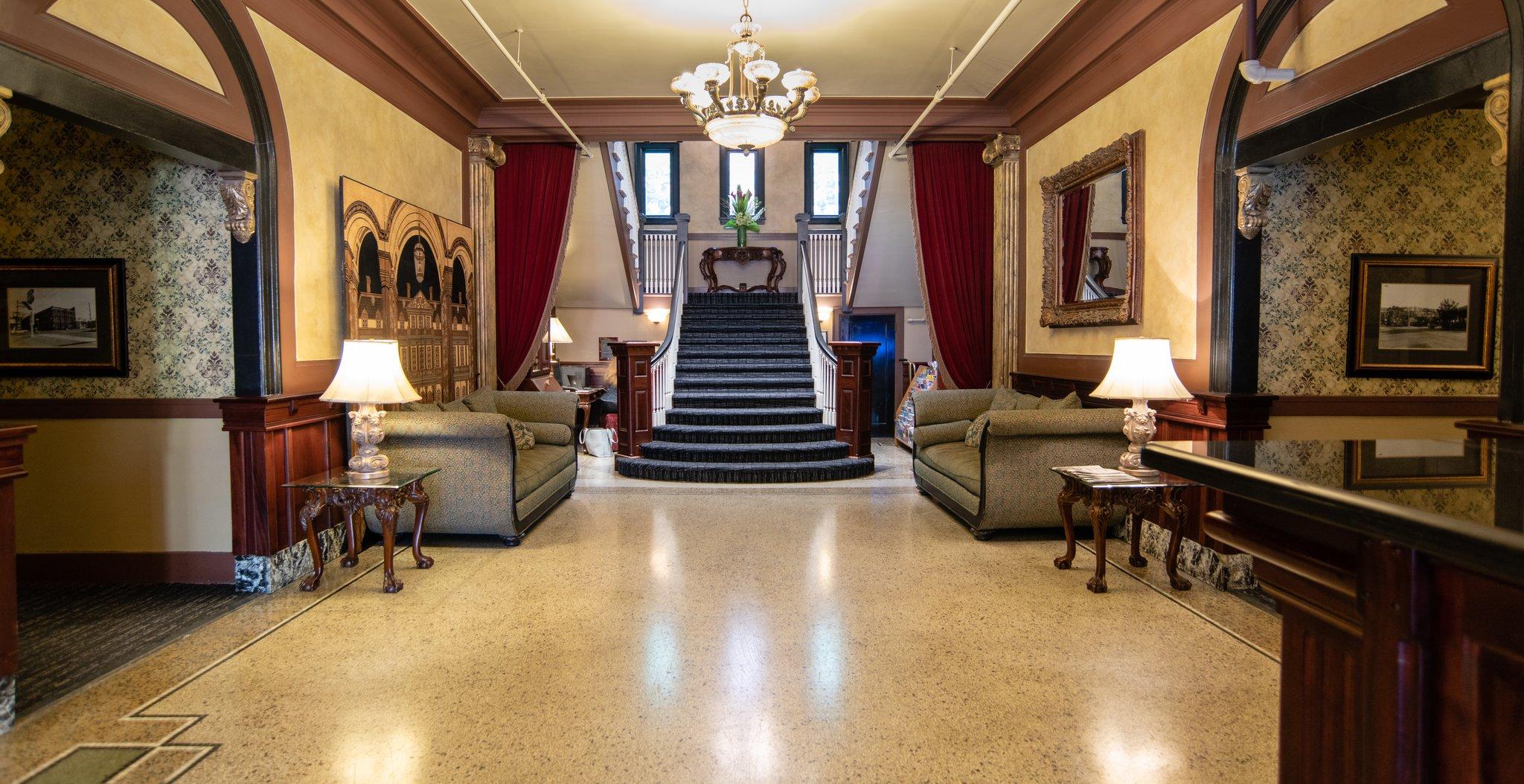 Marqueen Hotel