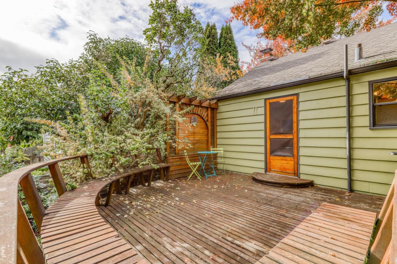 Holiday home Husky Hideaway - 2 Bed 1 Bath Vacation In Seattle
