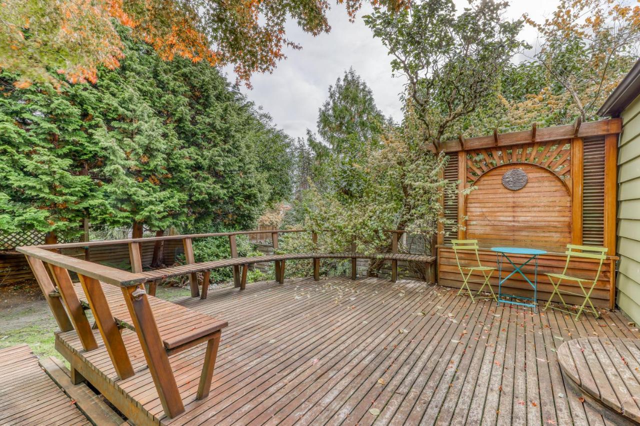 Husky Hideaway - 2 Bed 1 Bath Vacation In *