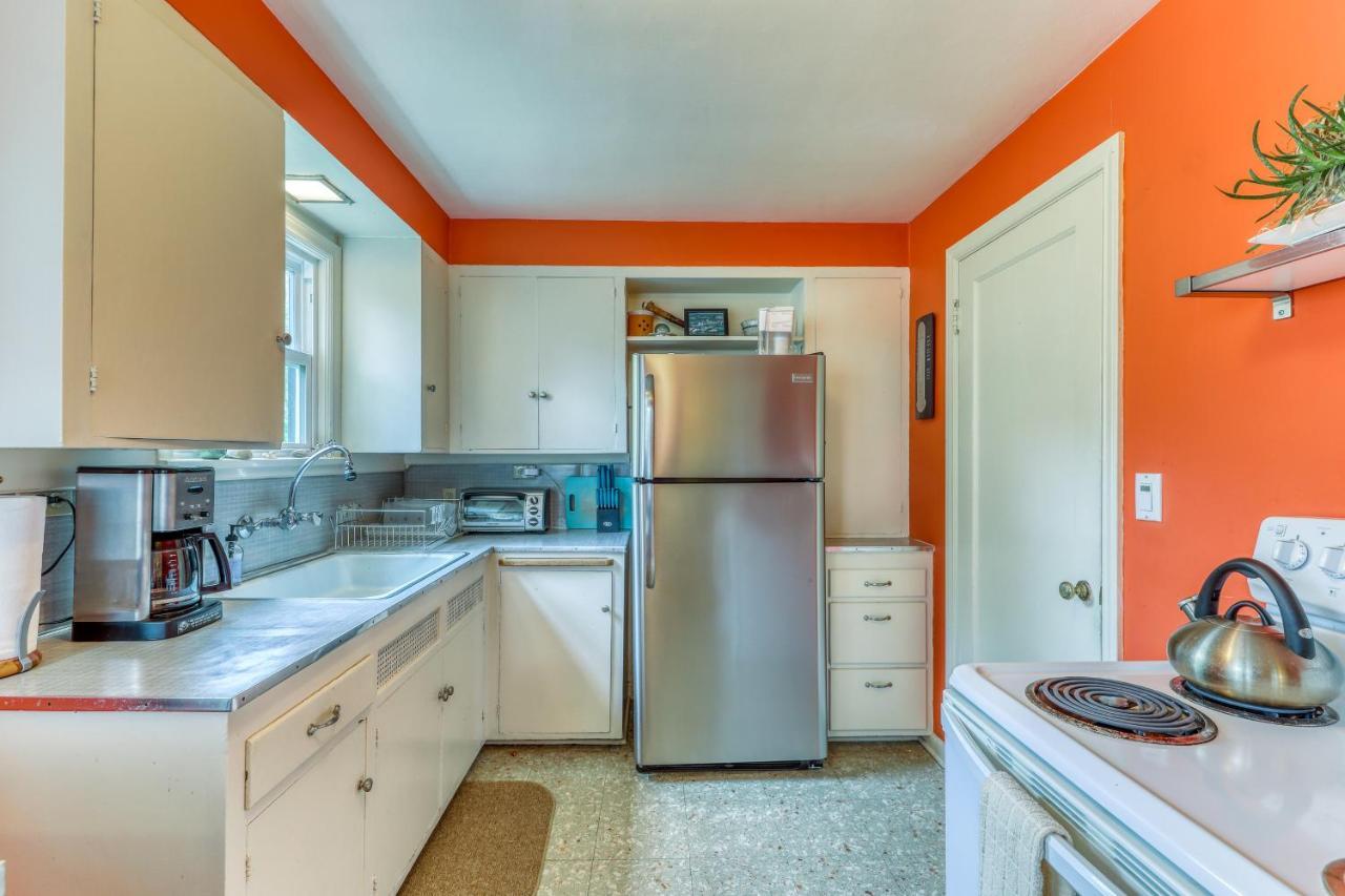 Husky Hideaway - 2 Bed 1 Bath Vacation In