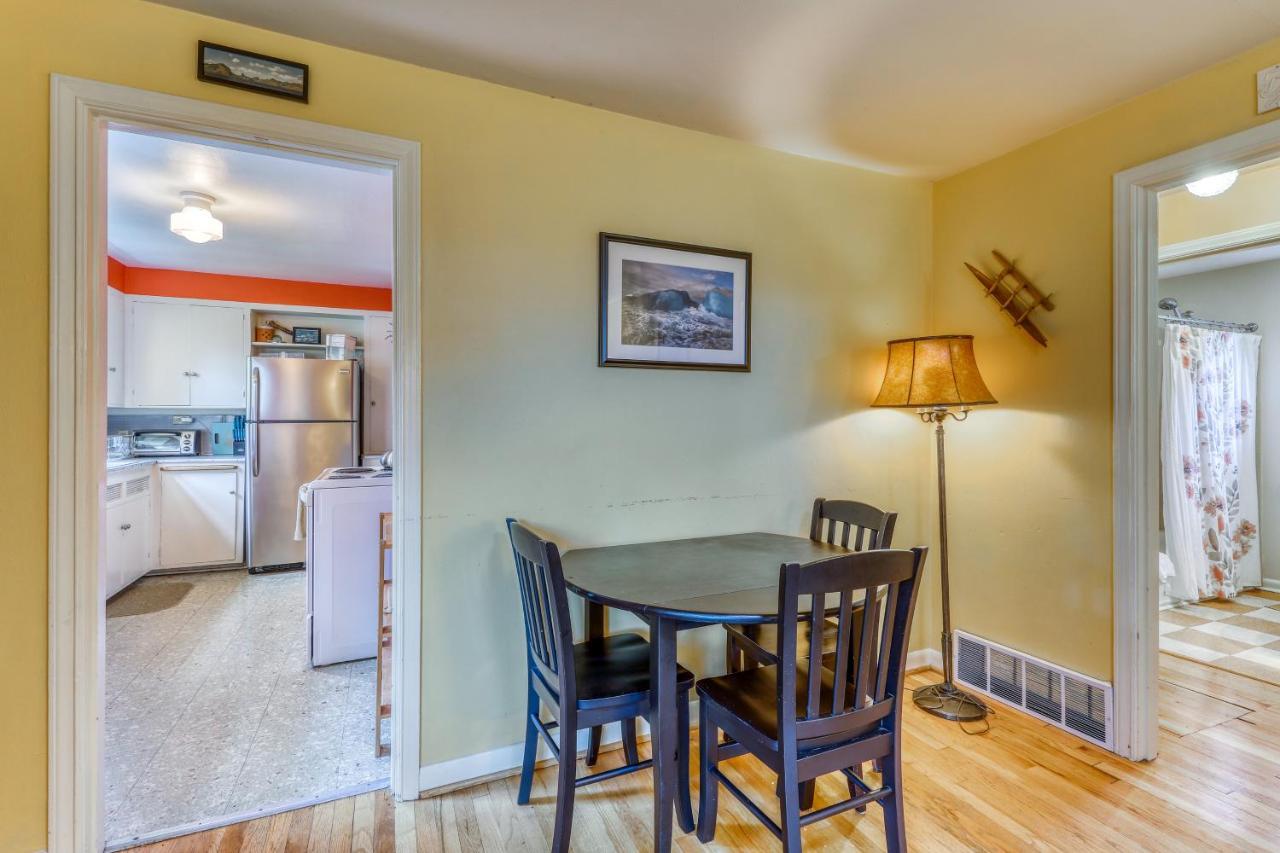 Husky Hideaway - 2 Bed 1 Bath Vacation In * Seattle