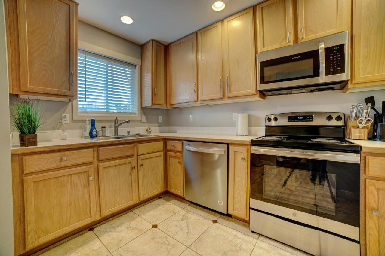 Cozy 2 Bedroom Townhouse In Northgate * Seattle
