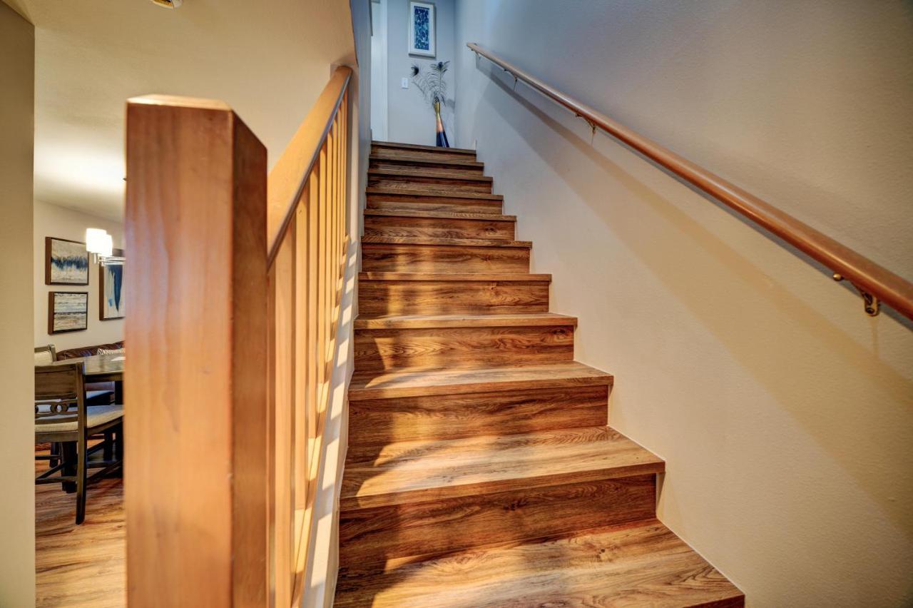 Cozy 2 Bedroom Townhouse In Northgate Seattle