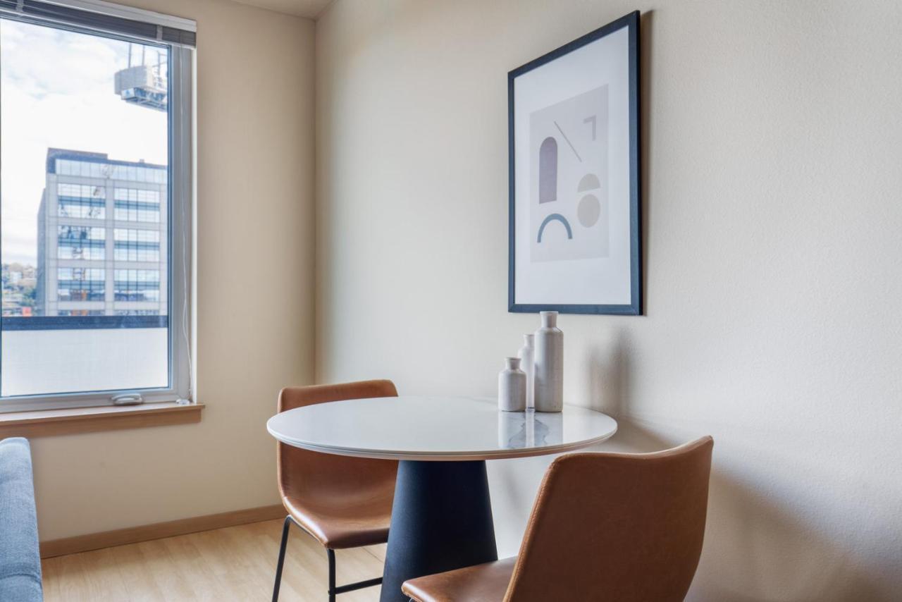 Queen Anne 1br W Gym Wd Lounge Roof Deck Sea-568 * Seattle