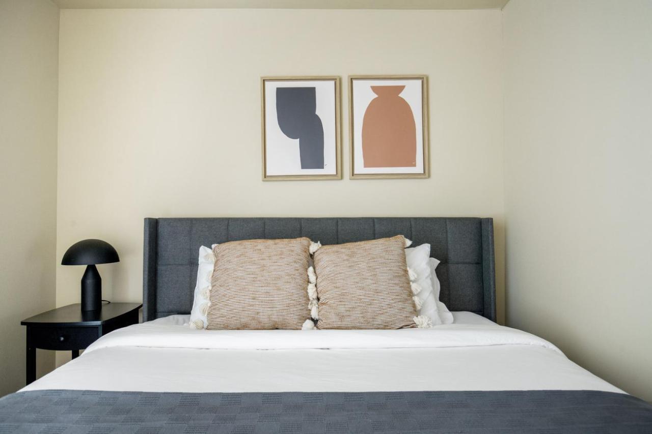 Queen Anne 1br W Gym Wd Lounge Roof Deck Sea-568 Apartment